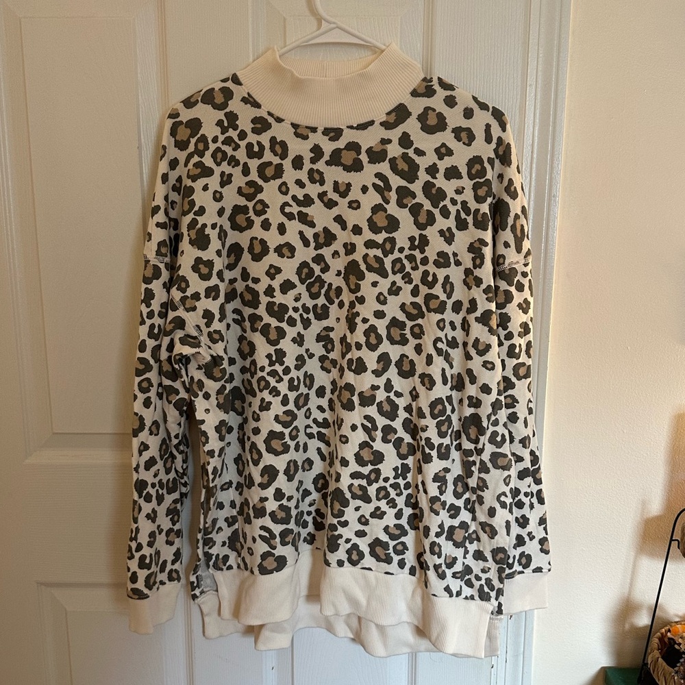 Cheetah Turtleneck Crewneck